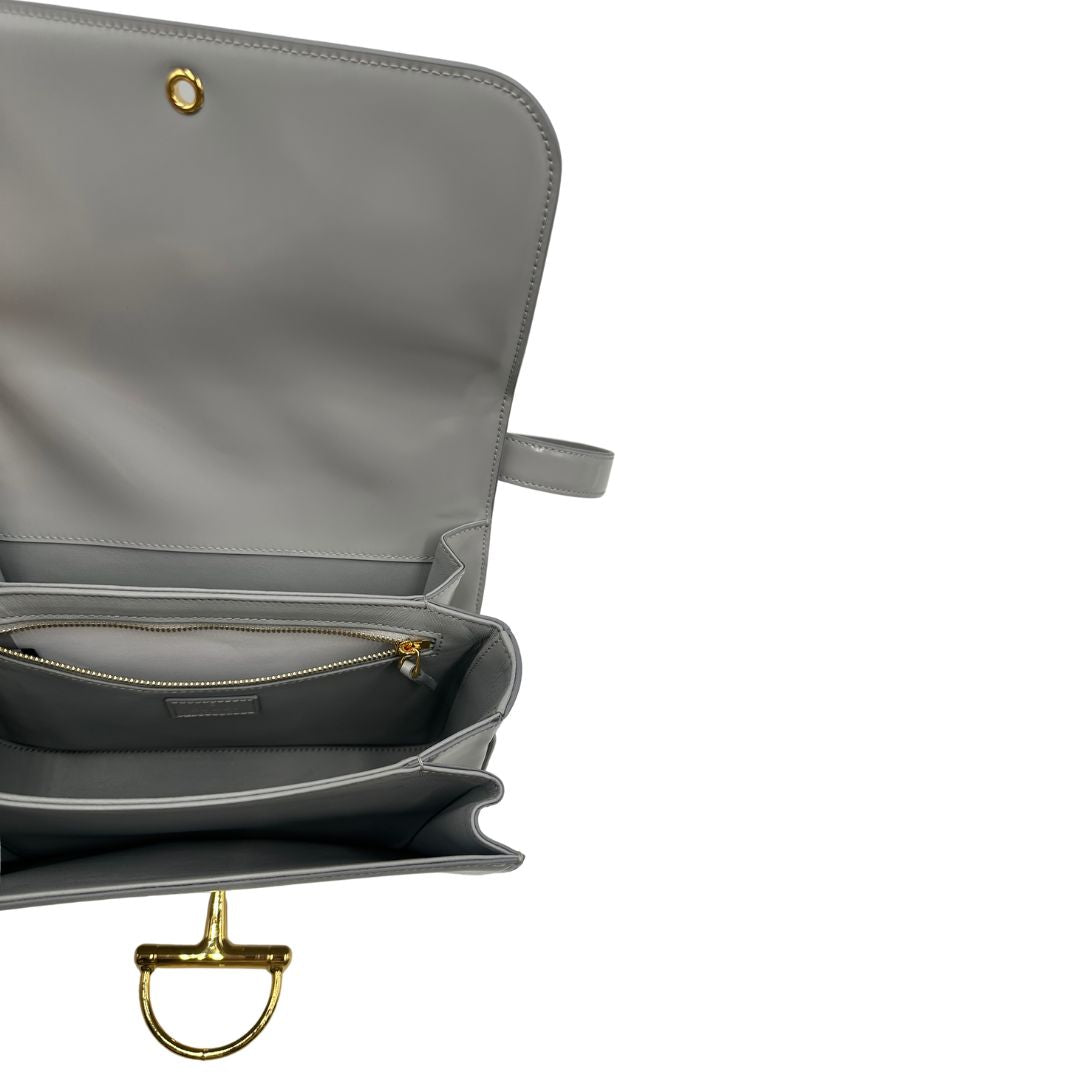 interno Borsa Gucci in pelle pettinata grigia, di lusso, originale, eccellenti condizioni, usata. 