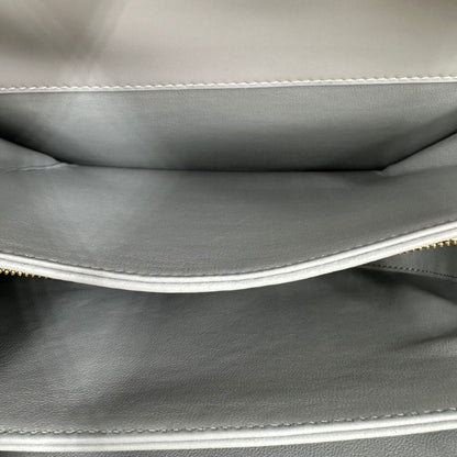 interno Borsa Gucci in pelle pettinata grigia, di lusso, originale, eccellenti condizioni, usata. 