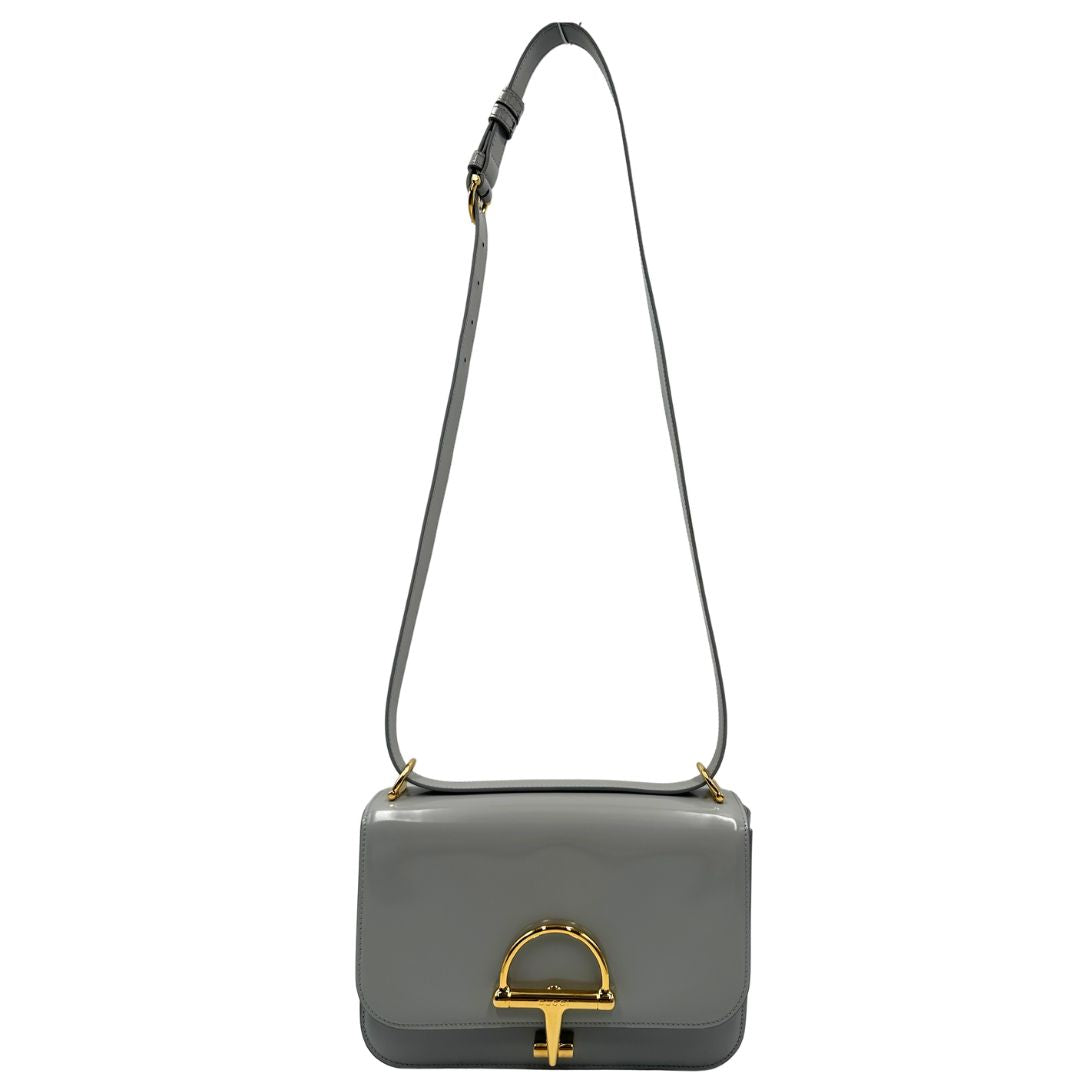 front Borsa Gucci in pelle pettinata grigia, di lusso, originale, eccellenti condizioni, usata. 