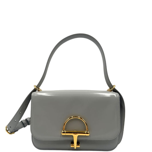 front Borsa Gucci in pelle pettinata grigia, di lusso, originale, eccellenti condizioni, usata. 