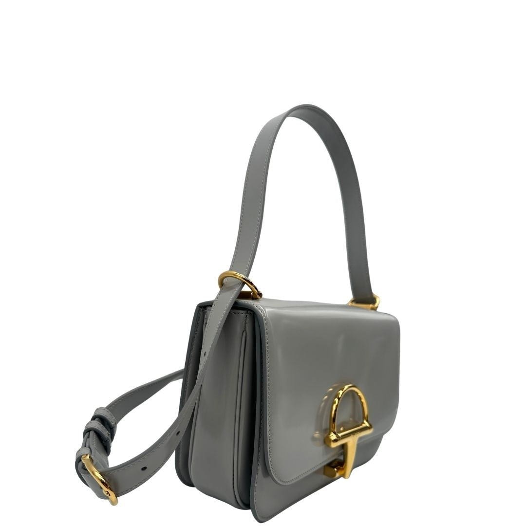 lato Borsa Gucci in pelle pettinata grigia, di lusso, originale, eccellenti condizioni, usata. 