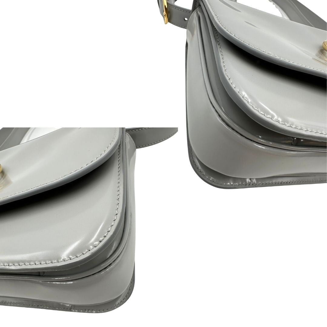 angoli Borsa Gucci in pelle pettinata grigia, di lusso, originale, eccellenti condizioni, usata. 
