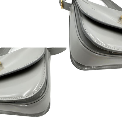 angoli Borsa Gucci in pelle pettinata grigia, di lusso, originale, eccellenti condizioni, usata. 