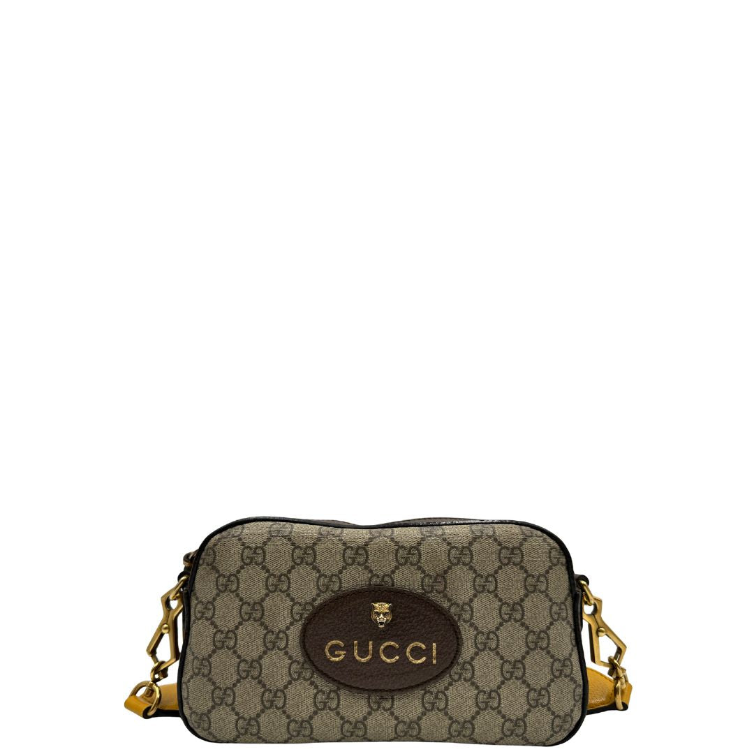 front  Borsa Gucci in canvas GG con finiture in pelle marroni, munita di una tracolla Web, di lusso, originale, ottime condizioni, usata. 