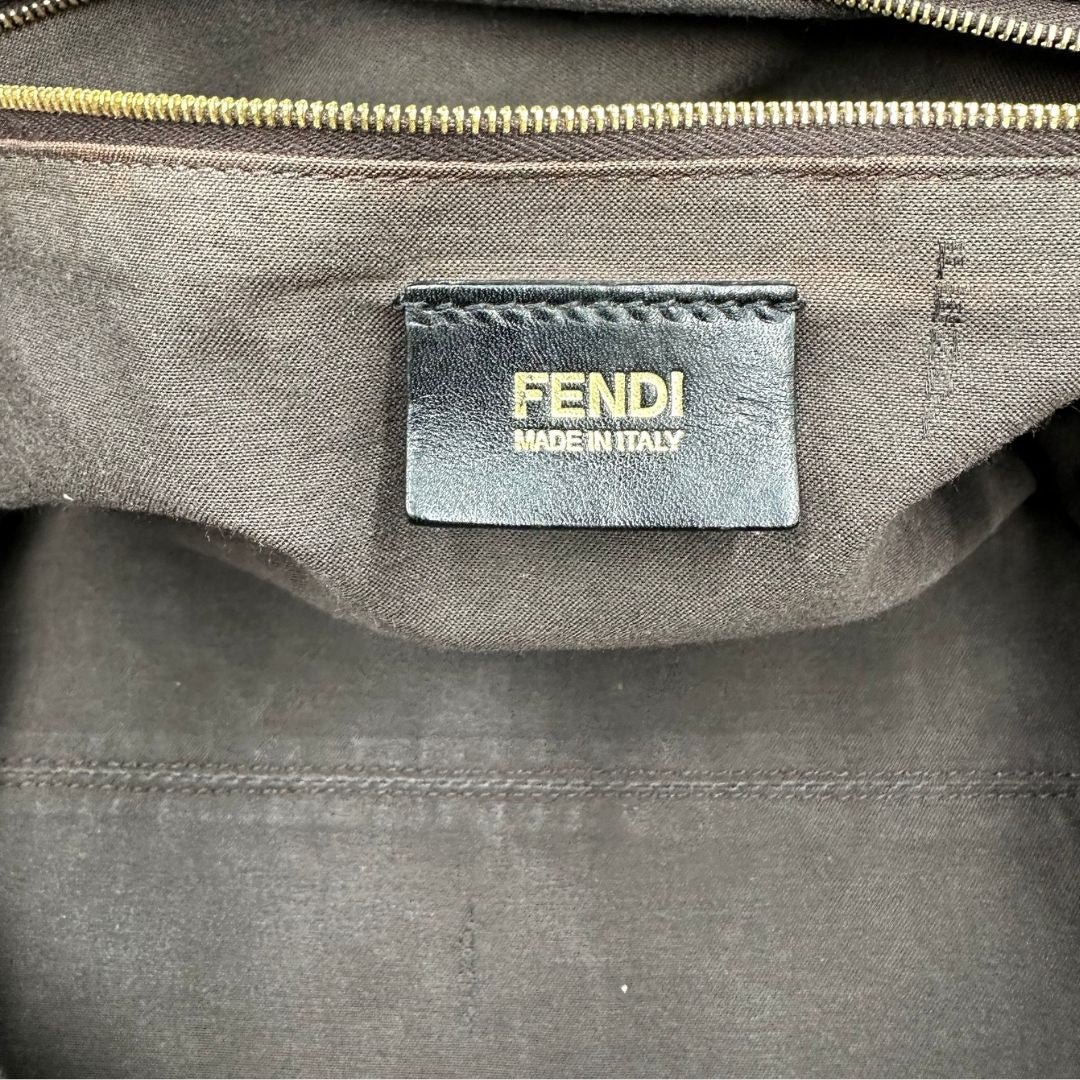 interno  Borsa Fendi Etniko in tessuto nero trama Zucca, indossabile a spalla, di lusso, originale, ottime condizioni, usata. 