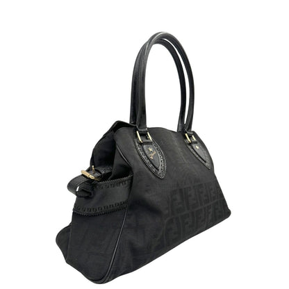 lato  Borsa Fendi Etniko in tessuto nero trama Zucca, indossabile a spalla, di lusso, originale, ottime condizioni, usata. 