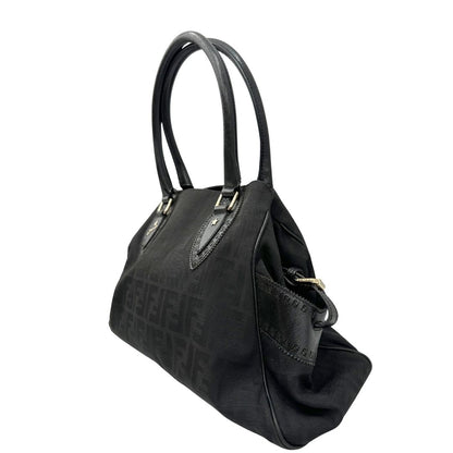 lato  Borsa Fendi Etniko in tessuto nero trama Zucca, indossabile a spalla, di lusso, originale, ottime condizioni, usata. 