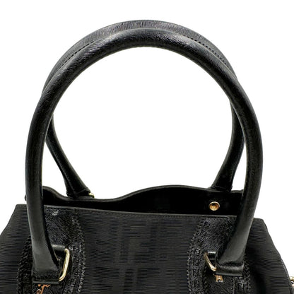manici   Borsa Fendi Etniko in tessuto nero trama Zucca, indossabile a spalla, di lusso, originale, ottime condizioni, usata.