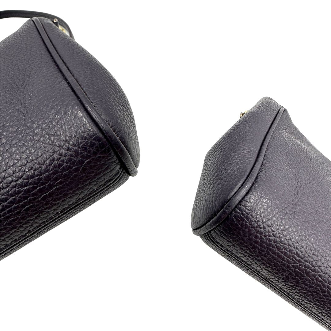  Borsa Versace Collezione in pelle viola scuro, indossabile a tracolla, di lusso, originale, ottime condizioni.