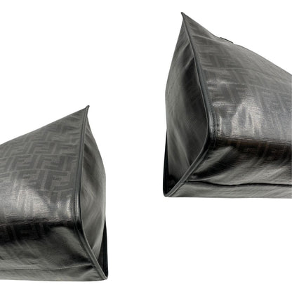 angoli Tote Fendi Roma in canvas nero trama Zucca, di lusso, originale, ottime condizioni, usata. 