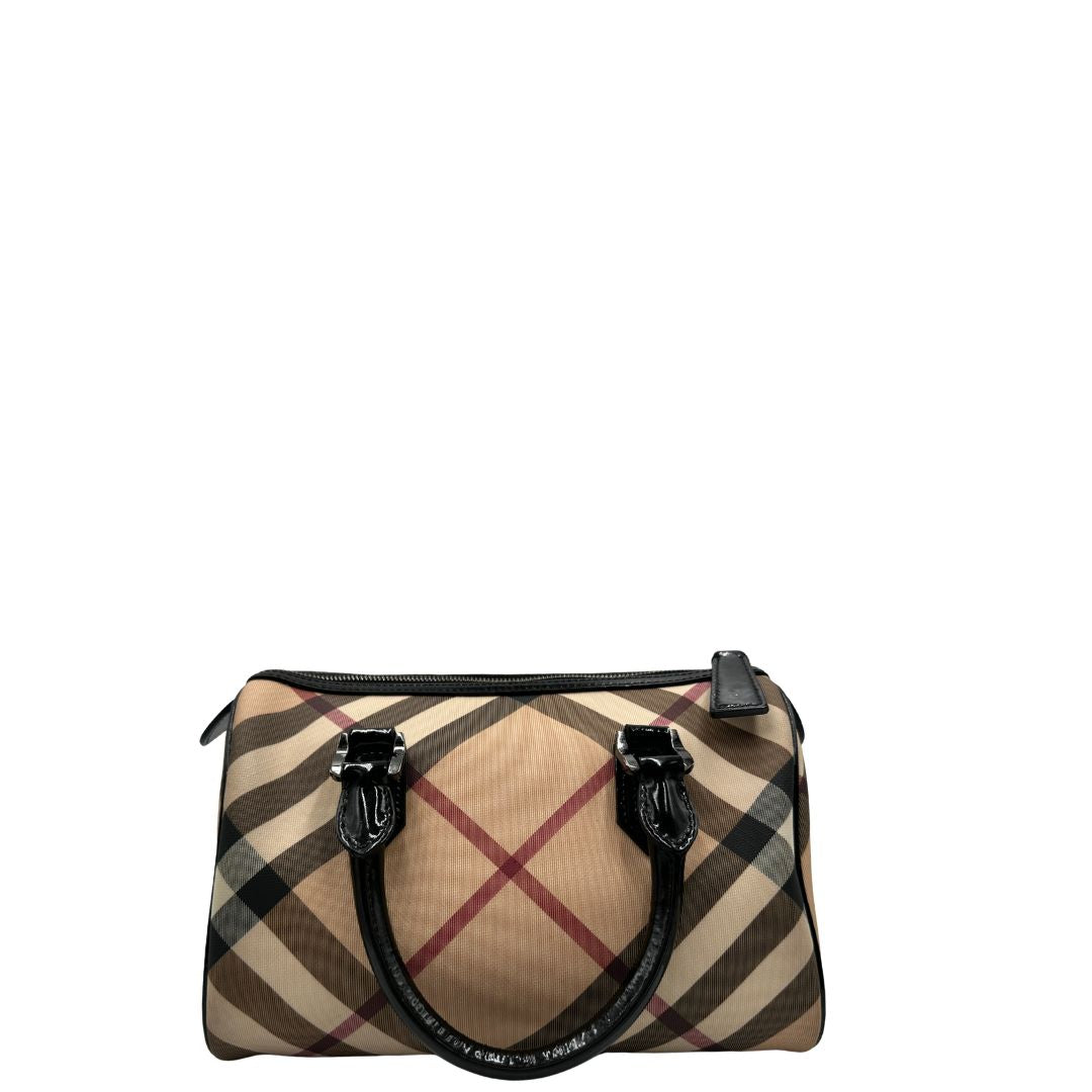 Retro di una borsa a mano Burberry in canvas tartan e finiture nere lucide, usata, originale, second hand, in ottime condizioni.