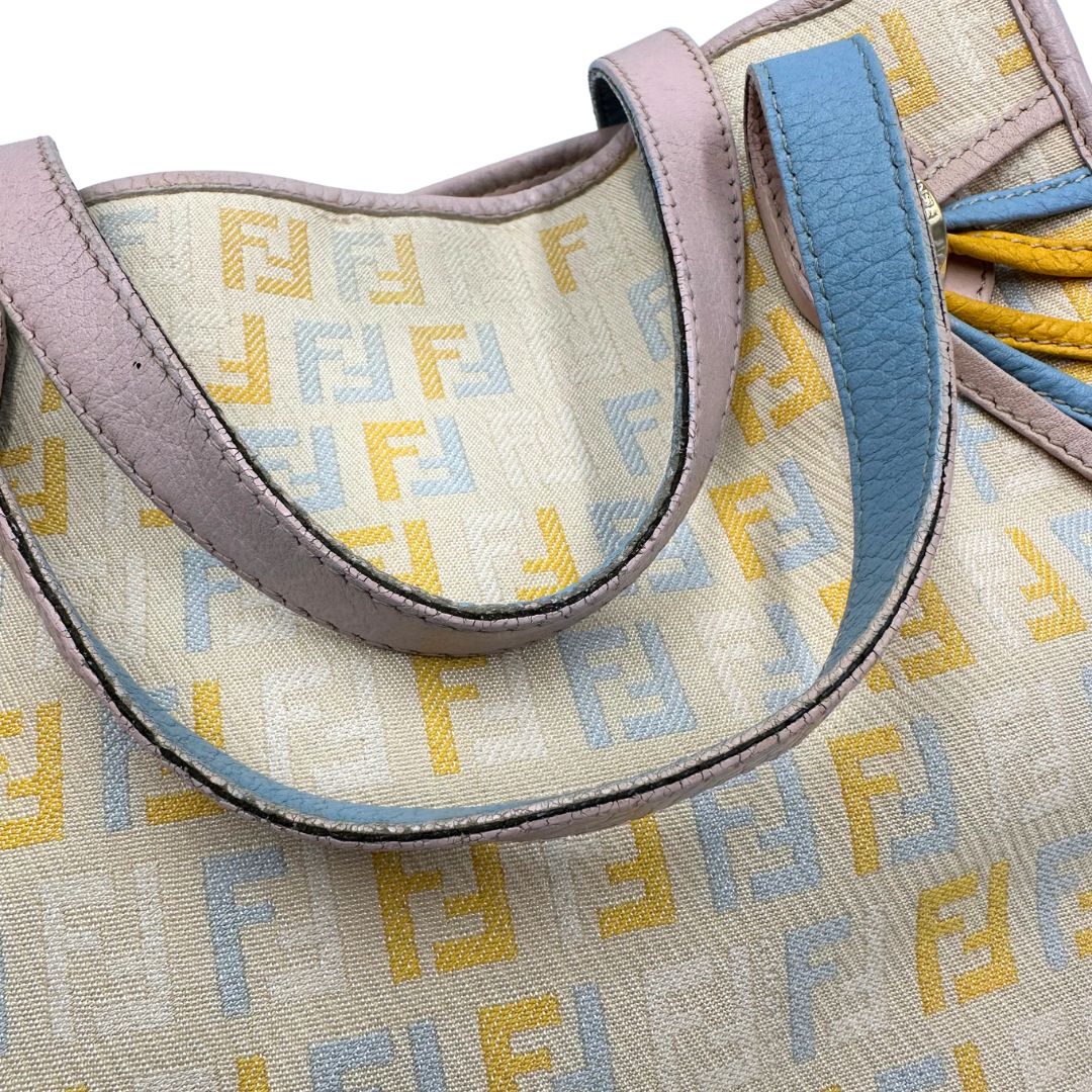 manici Tote Fendi multicolore con trama Zucchino, di lusso, originale, ottime condizioni, usata.