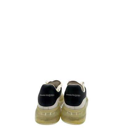 Scarpe Alexander McQueen in pelle bianca, con intersuola oversize semi trasparente, di lusso, originale, buone condizioni, usate.