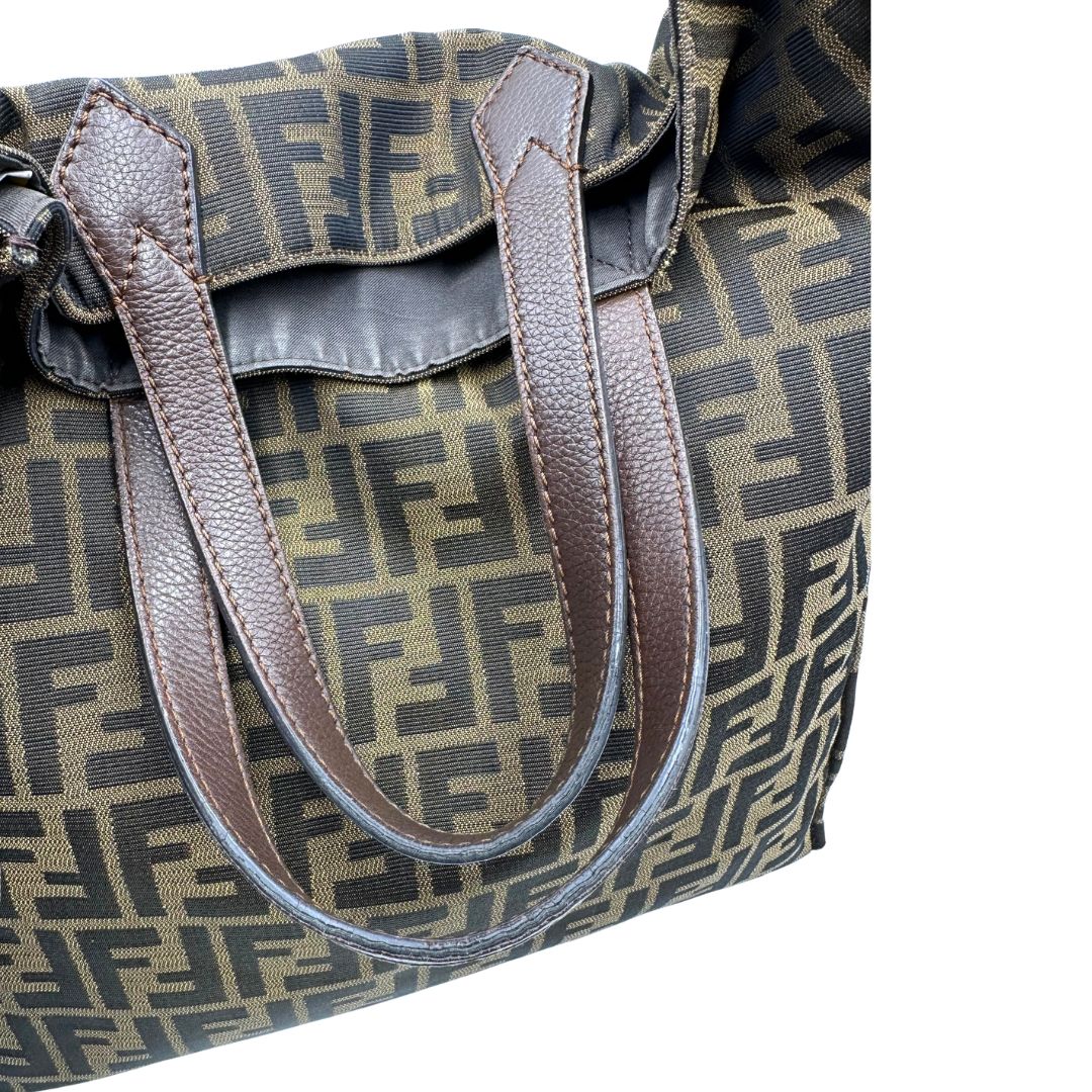 manici  Sac Plat Fendi color tabacco trama Zucca, di lusso, originale, ottime condizioni, usata,. 