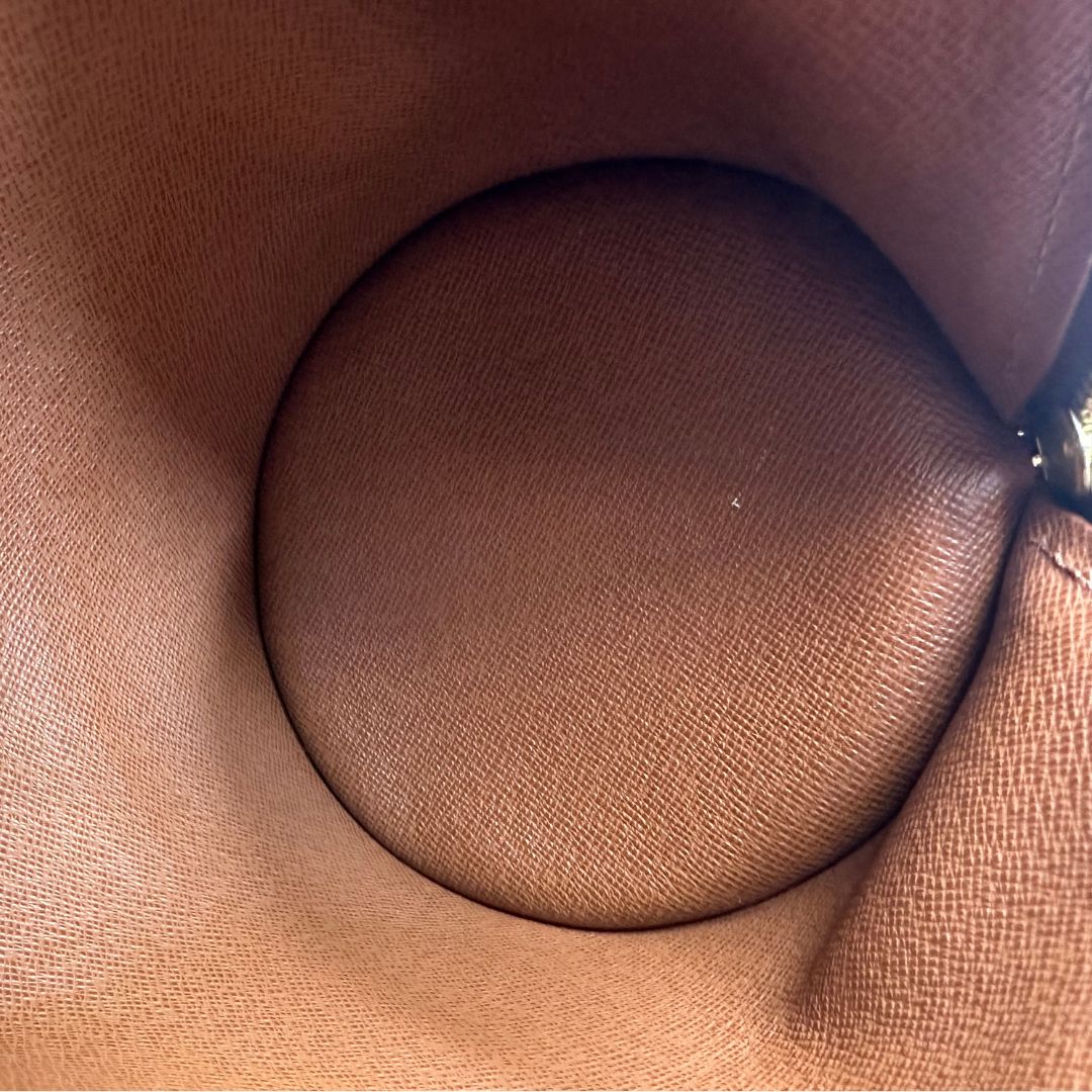 interno Borsa LV Papillon nella misura 30, di lusso, originale, ottime condizioni, usata. 