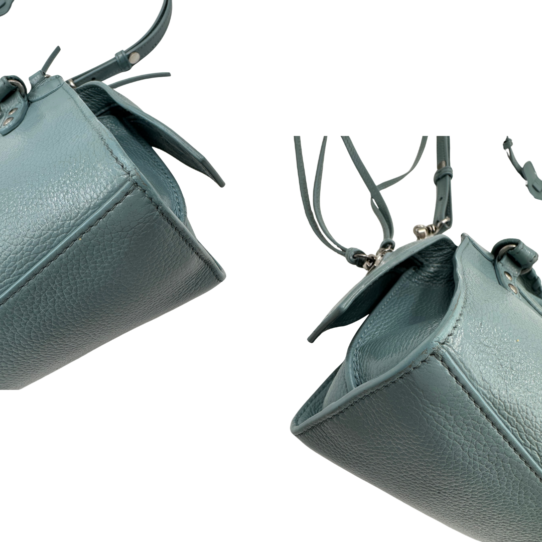 angoli Borsa Balenciaga Neo Classic City nella versione mini, di lusso, originale, ottime condizioni, usata. 