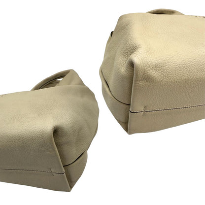 angoli Hobo Loewe in pelle beige, di lusso, originale, ottime condizioni, usata. 