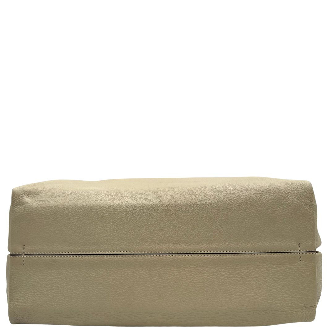 base Hobo Loewe in pelle beige, di lusso, originale, ottime condizioni, usata.