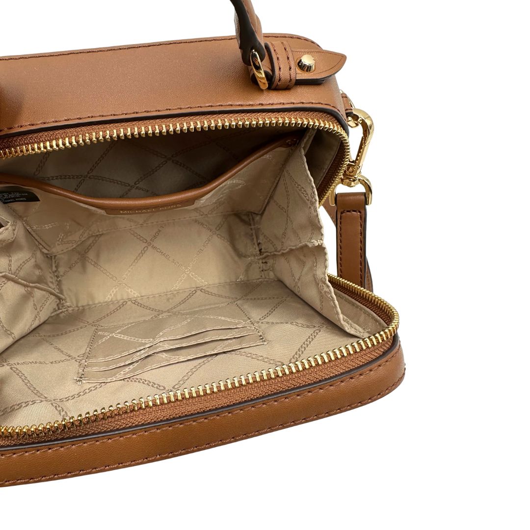 interno Borsa MK strutturata in pelle marrone, di lusso, originale, eccellenti condizioni, usata. 