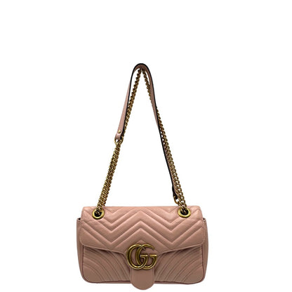 front Borsa Gucci Marmont rosa in pelle con motivo chevron nella misura media, di lusso, originale, ottime condizioni, usata. 