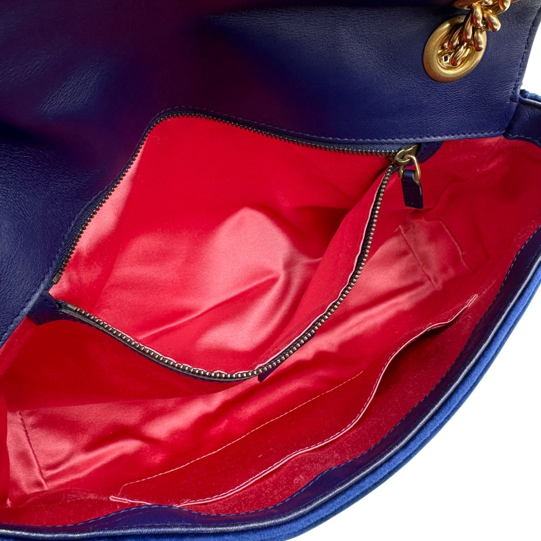 interno  Borsa Gucci Marmont nella misura grande in velluto blu, di lusso, originale, ottime condizioni. 