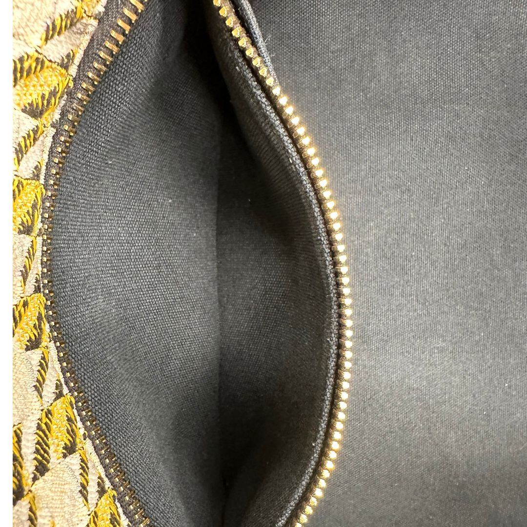interno  Borsa Tote Prada in tessuto Jacquard, di lusso, originale, ottime condizioni, usata.