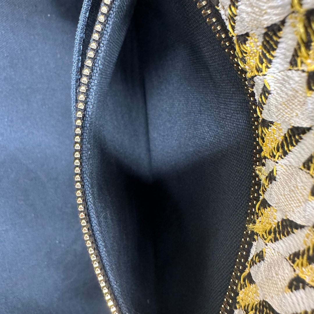 interno  Borsa Tote Prada in tessuto Jacquard, di lusso, originale, ottime condizioni, usata.
