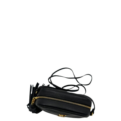 chiusura Borsa Saint Laurent in pelle nera con iconico logo Cassandre in metallo dorato, di lusso, originale, ottime condizioni, usata. 