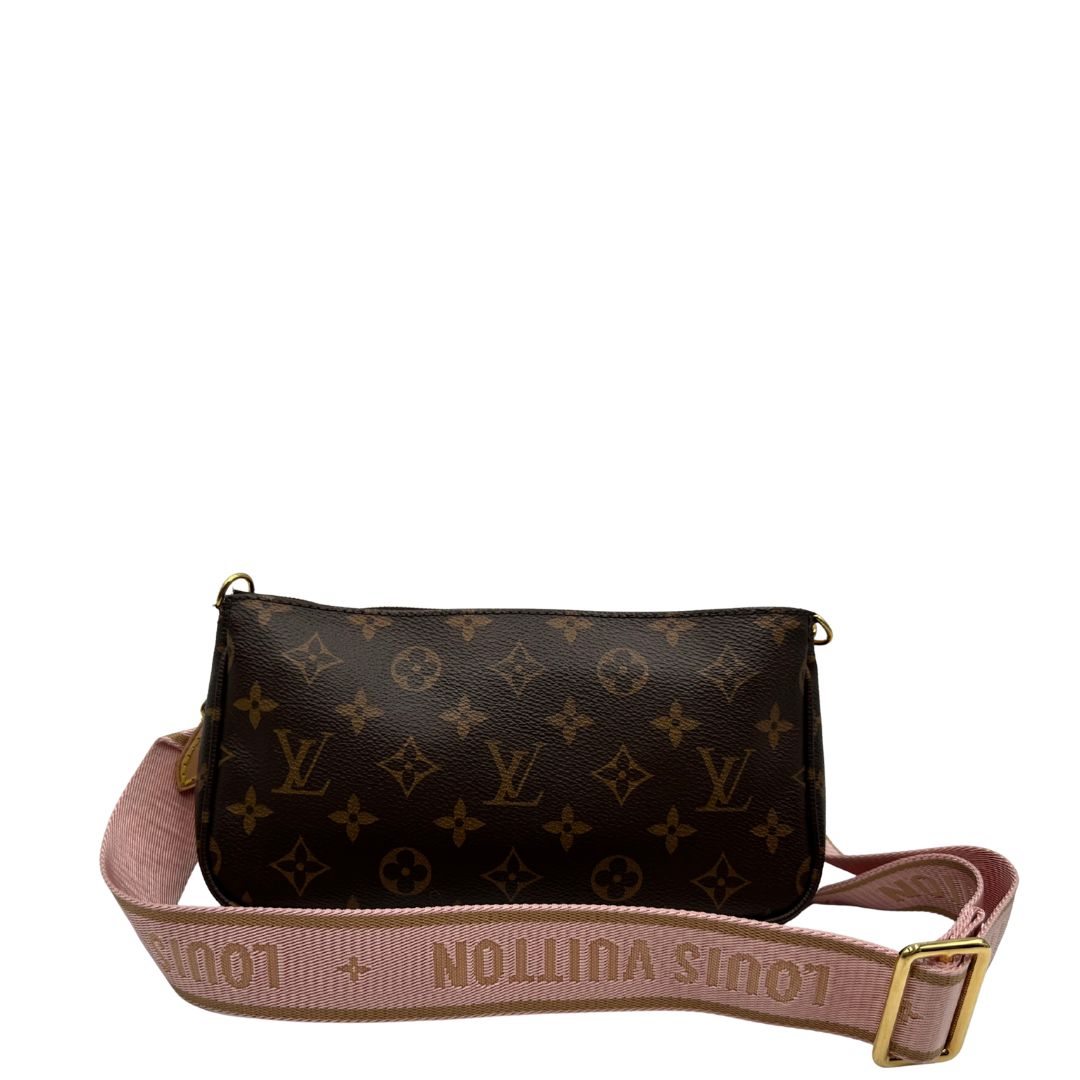 retro Multi Pochette Accessoires Louis Vuitton in canvas marrone monogram con dettagli in vacchetta naturale, manico in catena dorata e tracolla in tessuto Jacquard rosa, di lusso, originale, ottime condizioni, usata. 
