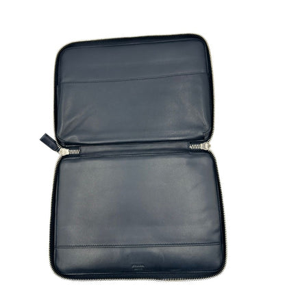 Portadocumenti Prada in pelle saffiano blu, di lusso, originale, ottime condizioni, usato.