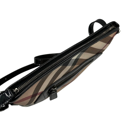 chiusura Borsa a tracolla Burberry in canvas tartan e finiture nere lucide, di lusso, originale, ottime condizioni, usata.