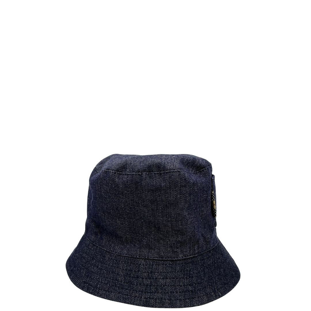  Cappello Burberry reversibile in tessuto denim blu e tessuto beige trama tartan, di lusso, originale, ottime condizioni, usato.