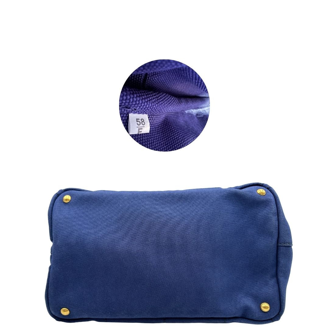 base  Borsa Tote Prada in tessuto blu, di lusso, originale, ottime condizioni, usata. 