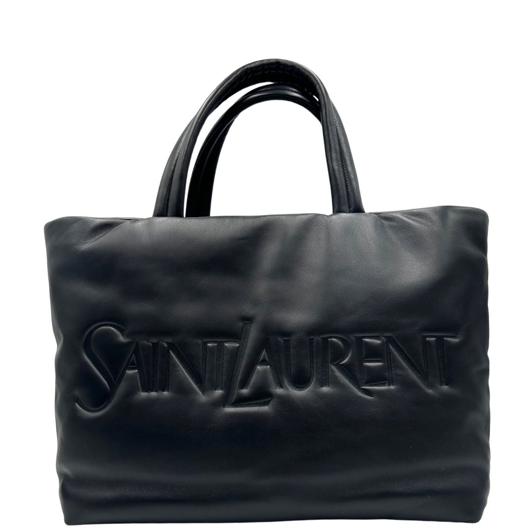 Front, Borsa Saint Laurent in pelle imbottita con logo in rilievo di Saint Laurent sul front. Originale, usata, di lusso, in condizioni eccellenti.