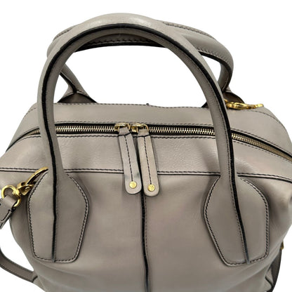 manici Borsa Tod's in pelle grigia, indossabile a tracolla, a spalla o a mano, di lusso, originale, ottime condizioni, usata, originale. 