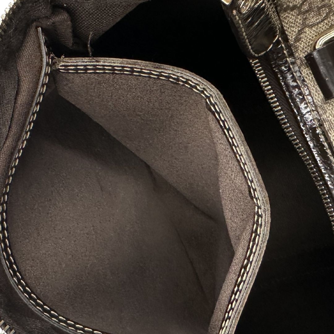 interno Bauletto Gucci GG con finiture in pelle marroni, di lusso, originale, ottime condizioni, usato. 