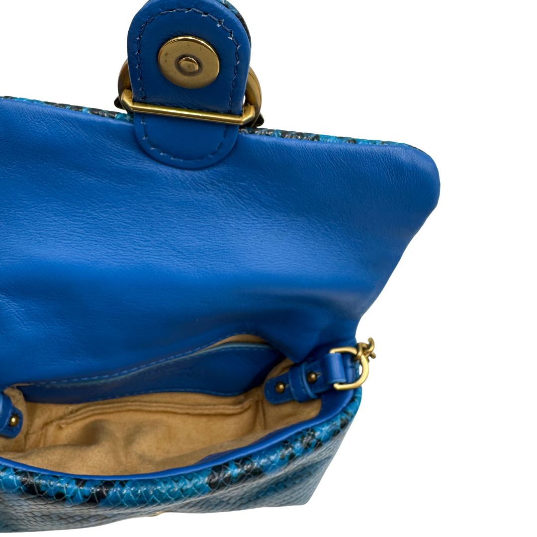 interno  Borsa Pinko in pelle blu animalier nella versione micro, di lusso, originale, ottime condizioni, usata. 