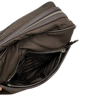 interno Borsa Prada in vela vintage marrone, di lusso, originale, eccellenti condizioni, usata. 