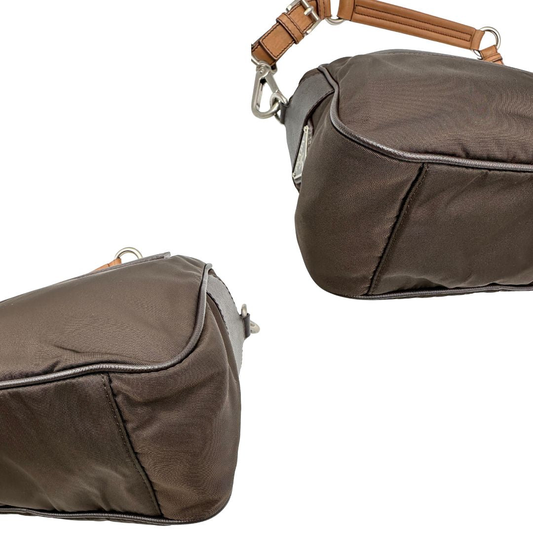 angoli Borsa Prada in vela vintage marrone, di lusso, originale, eccellenti condizioni, usata. 