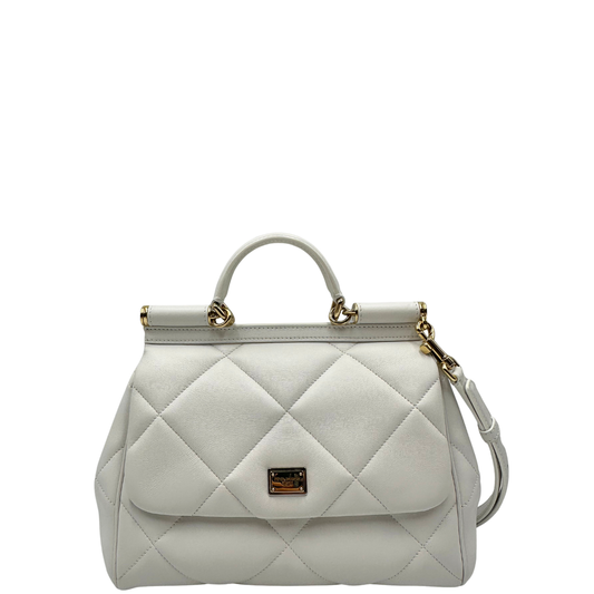 Front, Borsa D&G in pelle trapuntata color bianco gesso, e hardware dorato, indossabile a mano oppure a tracolla. Originale, usata, di lusso, in ottime condizioni.