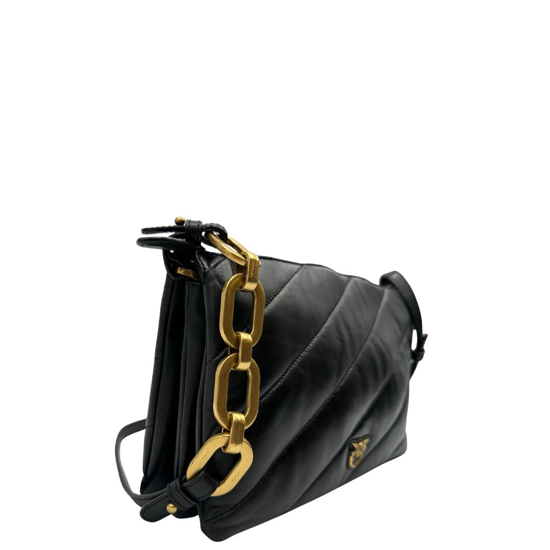 lato  Borsa Pinko in pelle nera, indossabile a tracolla, di lusso, originale, ottime condizioni, usata. 