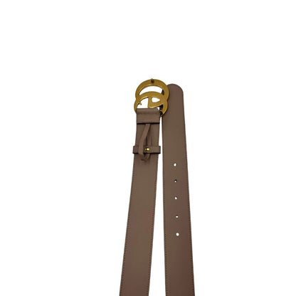 Cintura Gucci marmont in pelle rosa cipria e hardware dorato. Originale, usata, di lusso, in ottime condizioni.