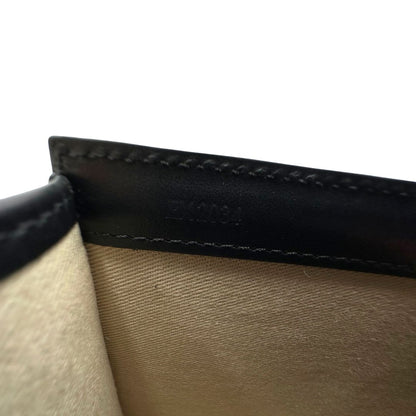 interno Borsa Jacquemus nella versione Le Grand Bambino in pelle nera, di lusso, originale, eccellenti condizioni, usata. 