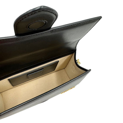 interno Borsa Jacquemus nella versione Le Grand Bambino in pelle nera, di lusso, originale, eccellenti condizioni, usata. 