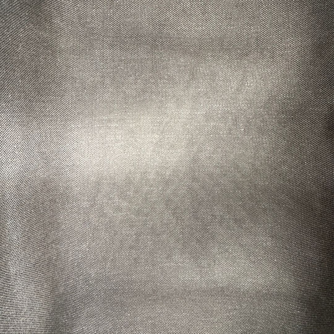 Interno di un bauletto Burberry in canvas tartan e finiture in pelle testa di moro, usato, originale, second hand, in ottime condizioni.