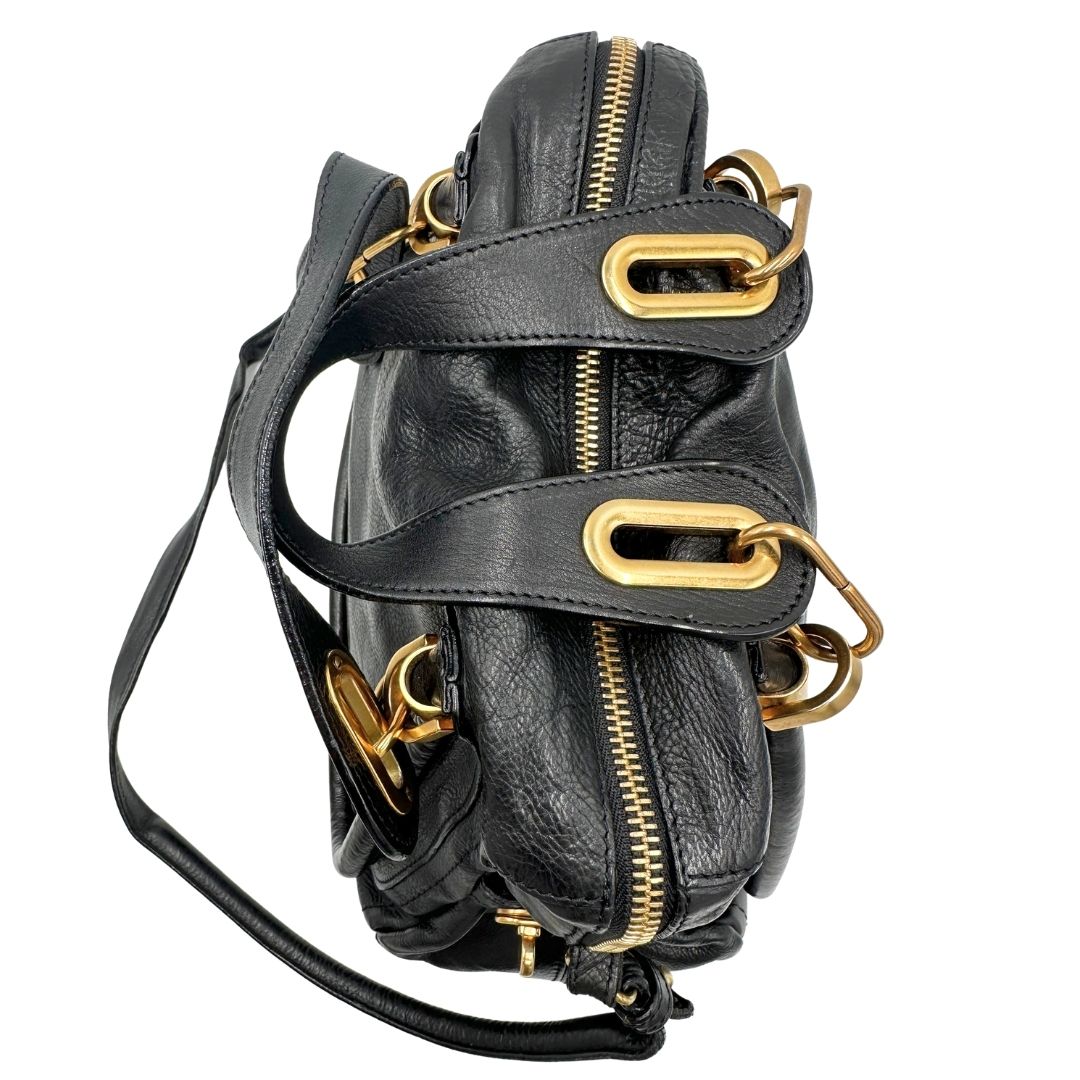 manici  Borsa Chloè in pelle nera, indossabile a spalla o a mano, di lusso, originale, ottime condizioni, usata.  