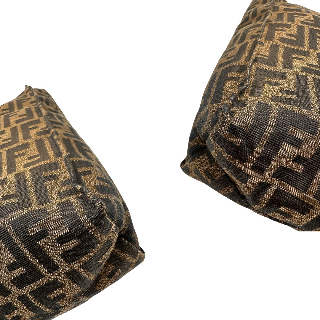 angoli  Sac Plat Fendi color tabacco trama Zucca, di lusso, originale, ottime condizioni, usata. 