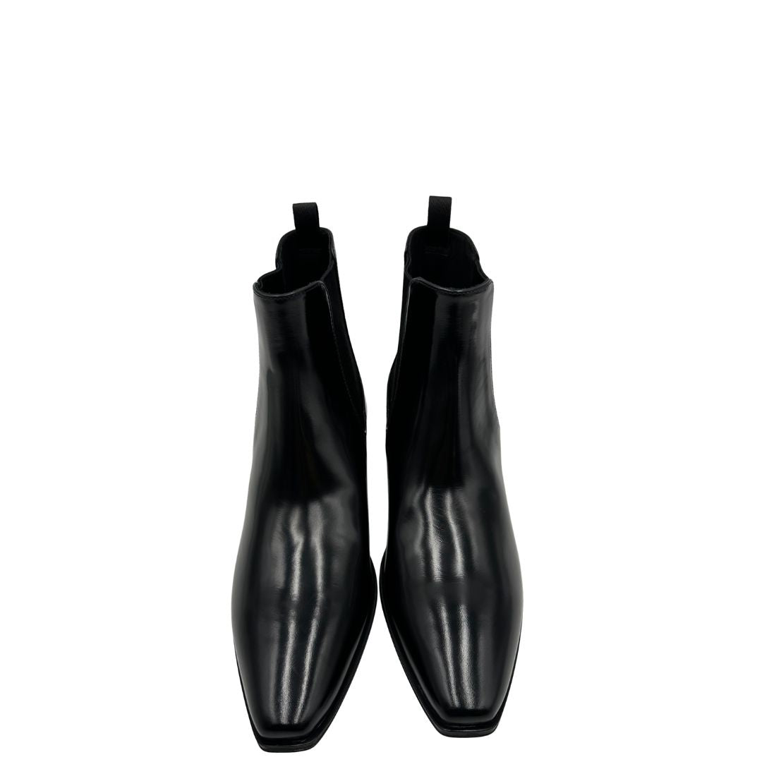 Stivaletti Prada in pelle pettinata nera, di lusso, originale, ottime condizioni, usati.