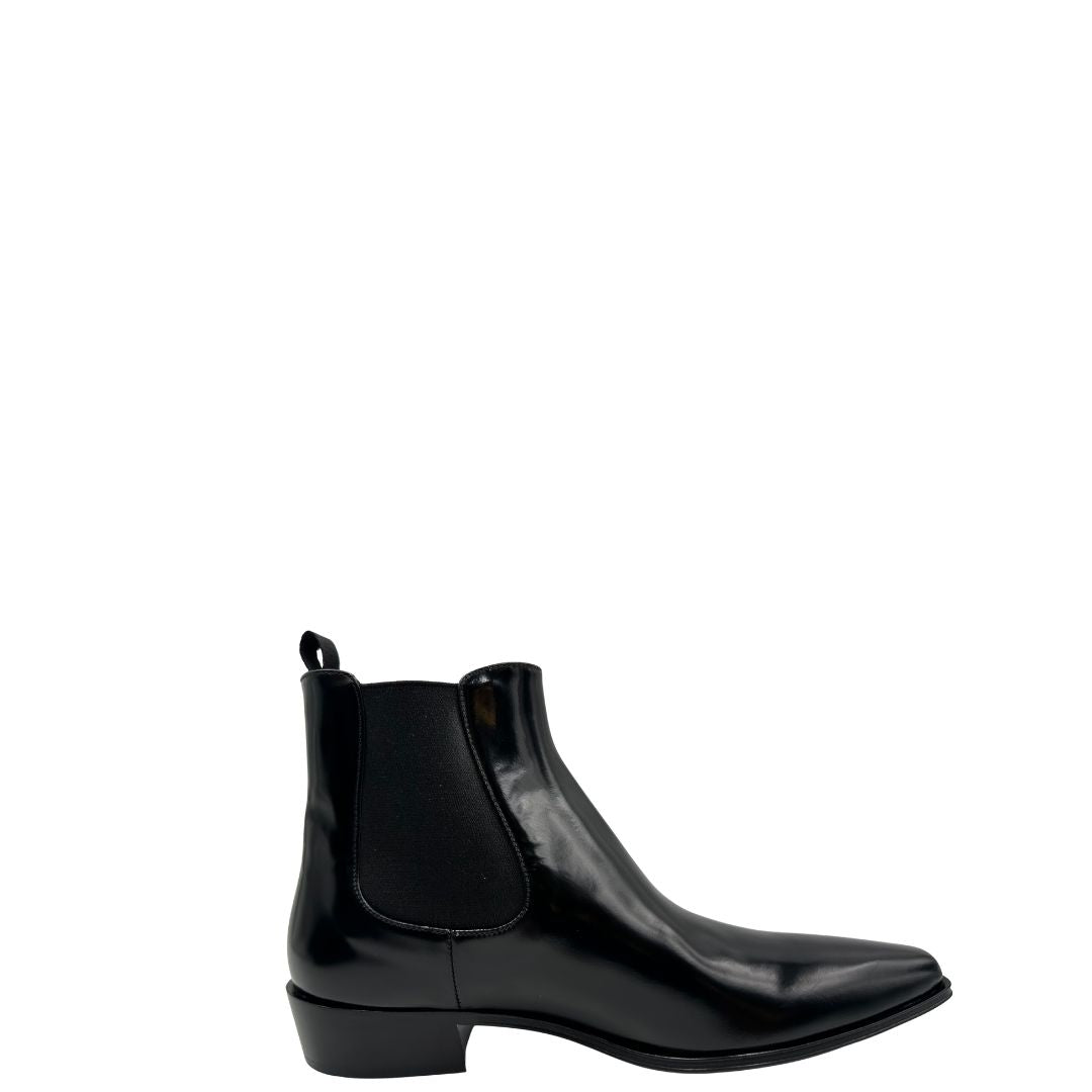 Stivaletti Prada in pelle pettinata nera, di lusso, originale, ottime condizioni, usati.