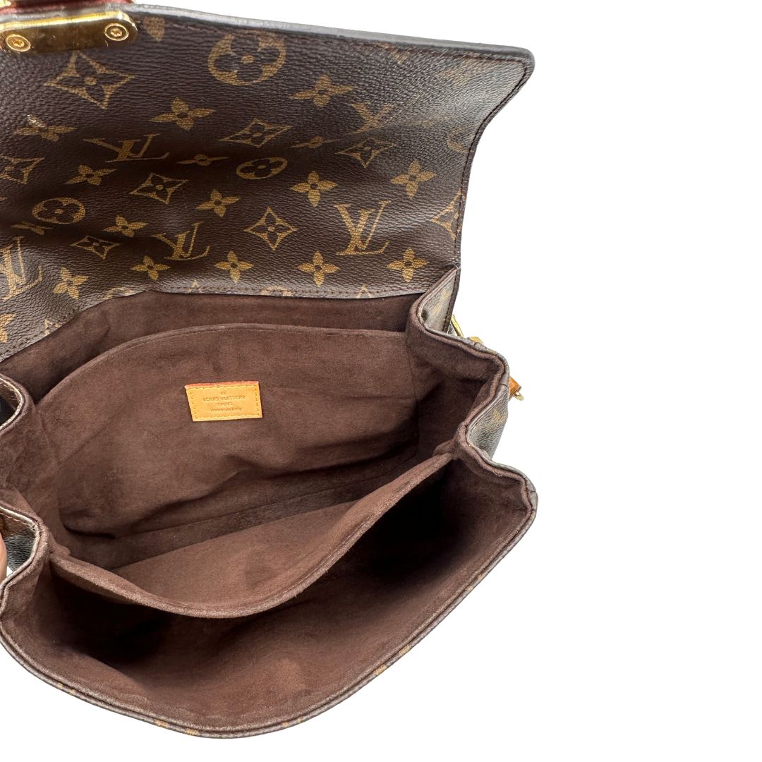 interno Borsa LV in canvas monogrammato marrone e hardware dorato, indossabile a tracolla o a mano, di lusso, originale, ottime condizioni, usata, originale.